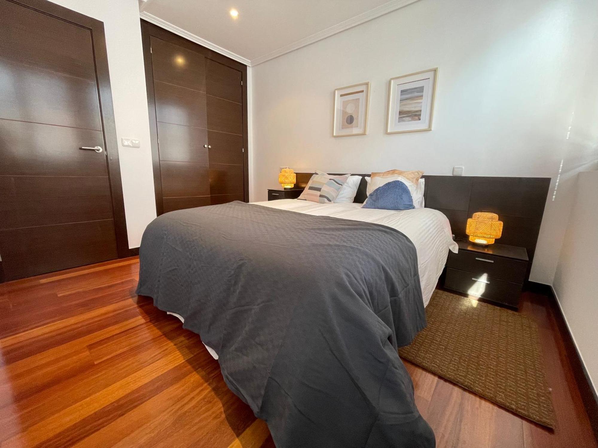 Atuaire Home Vivienda A Luminosa Parking Incluido En Plena Calle Comercial Бургос Екстер'єр фото