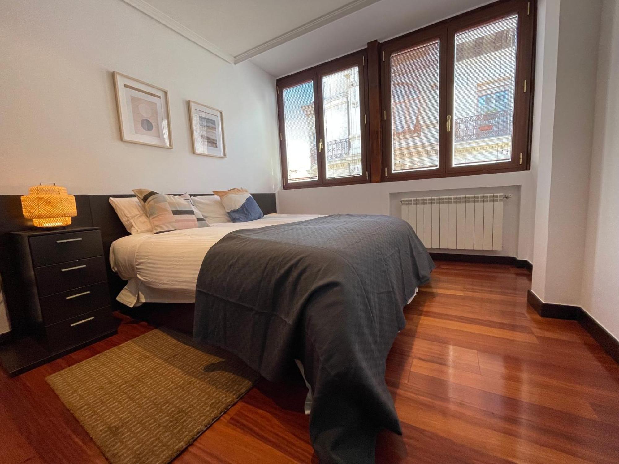 Atuaire Home Vivienda A Luminosa Parking Incluido En Plena Calle Comercial Бургос Екстер'єр фото