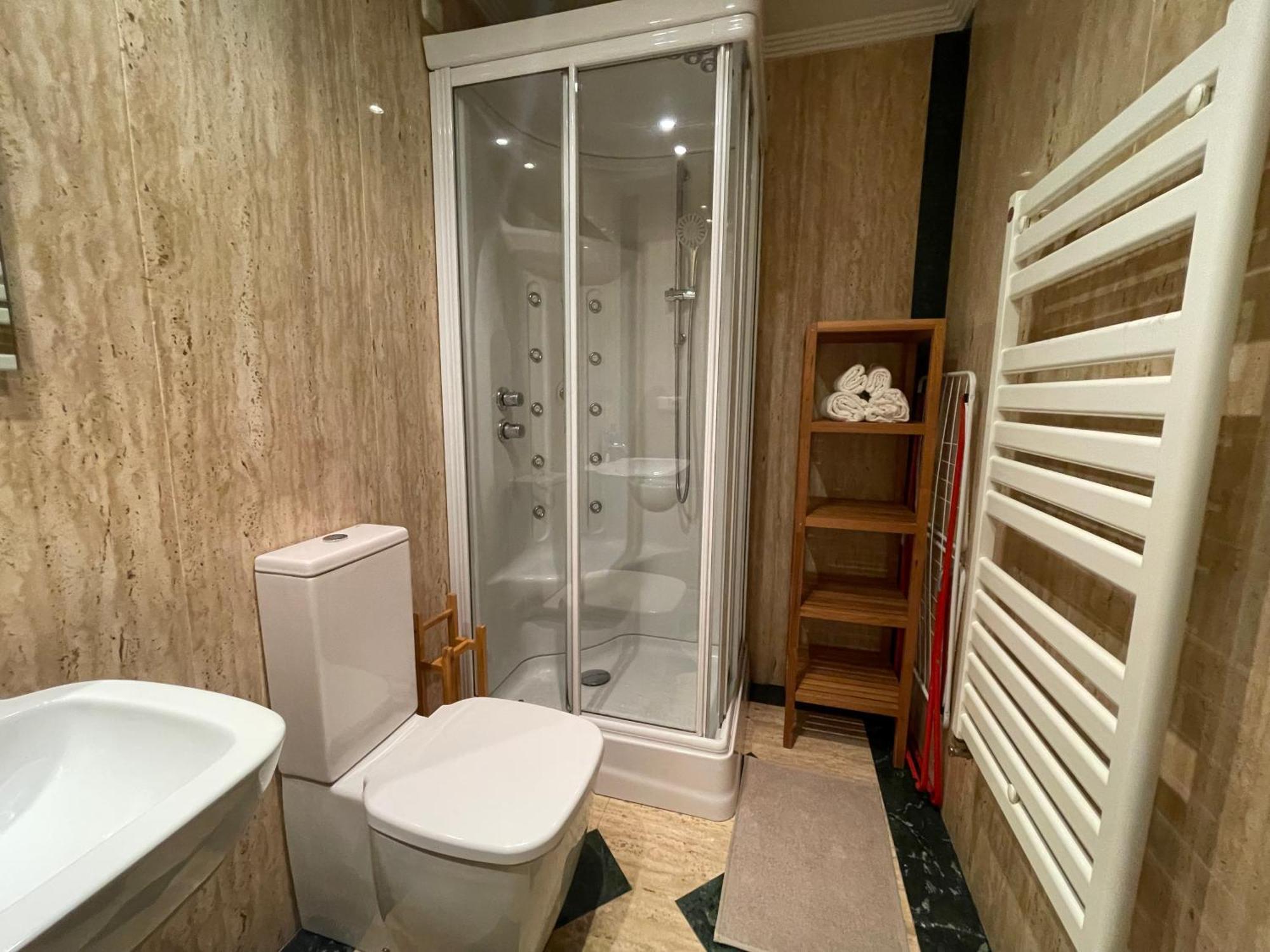 Atuaire Home Vivienda A Luminosa Parking Incluido En Plena Calle Comercial Бургос Екстер'єр фото